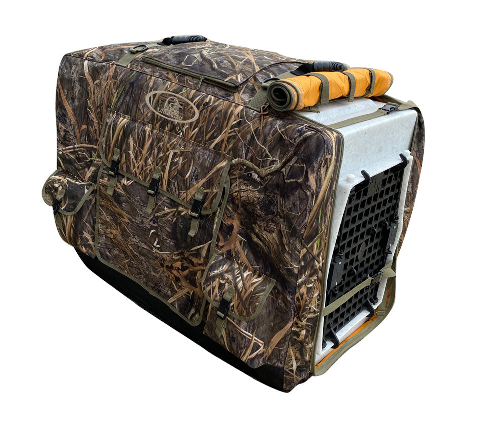 Large Ruffland Kennel with Mud River Insulated Kennel Cover and pad